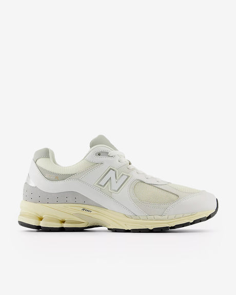 Discount on New Balance  shoes - SKU: 2002r 'vintage White'